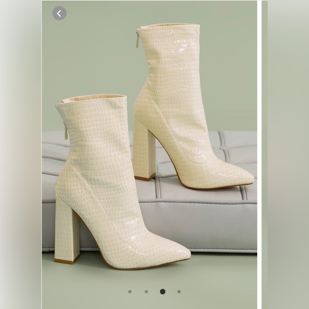 White Croc Heel Point Boot Size 7